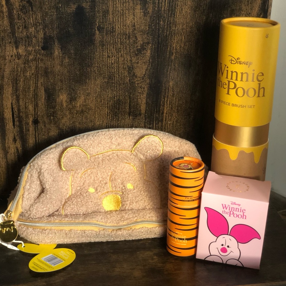 RARE Spectrum x Winnie The Pooh Makeup Bag, Brush Set, Brush & Blending Sponges